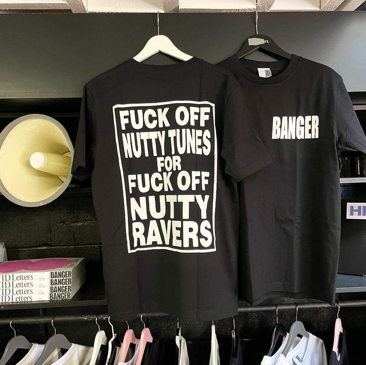 NUTTY TUNES T-SHIRT BLACK