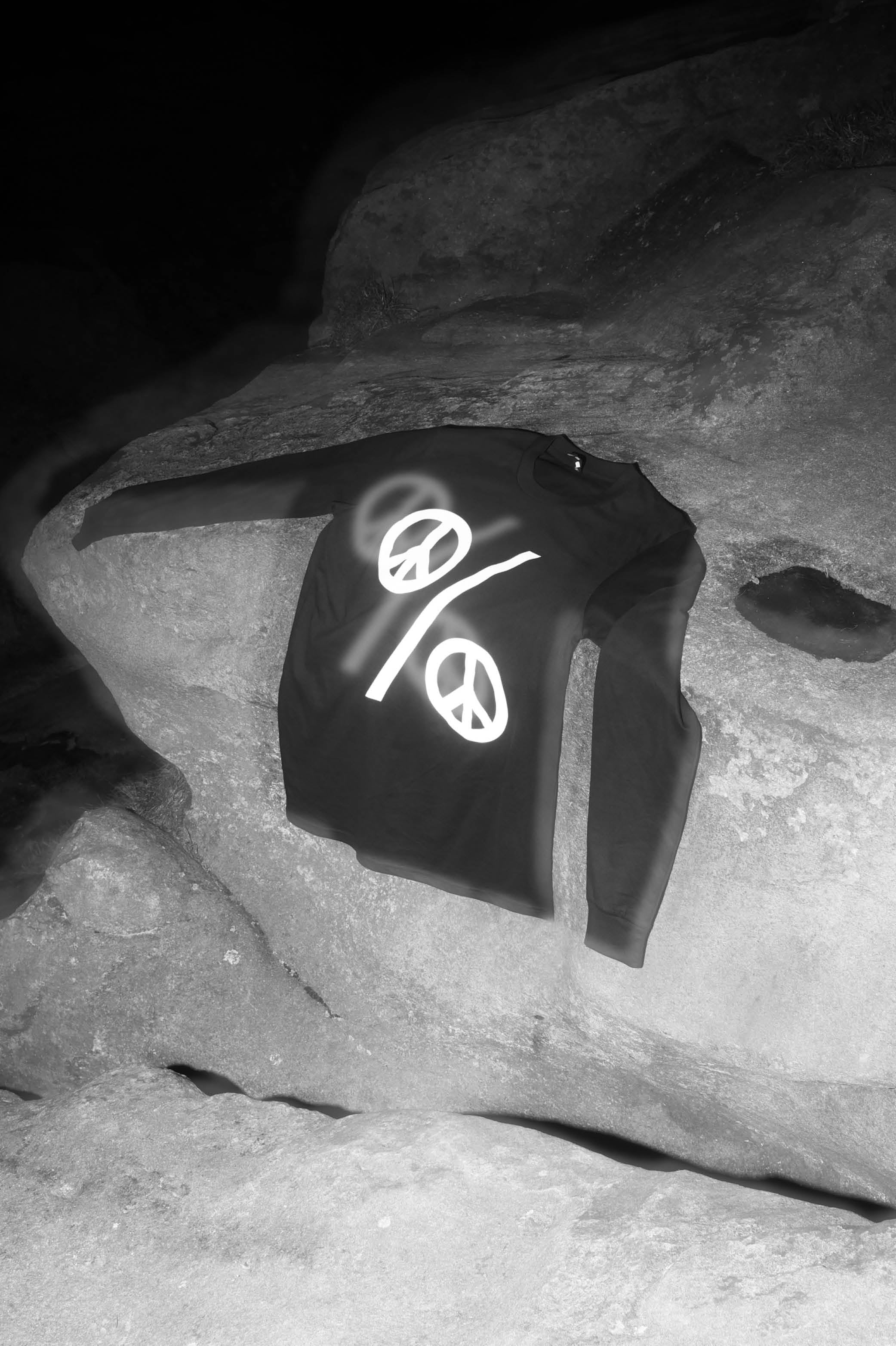 PEACENTAGE LONG SLEEVE T-SHIRT BLACK