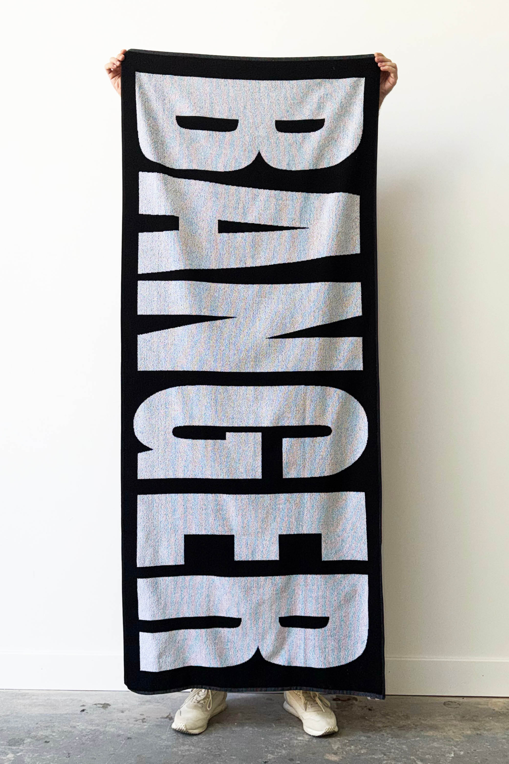 BANGER BEACH TOWEL BLACK