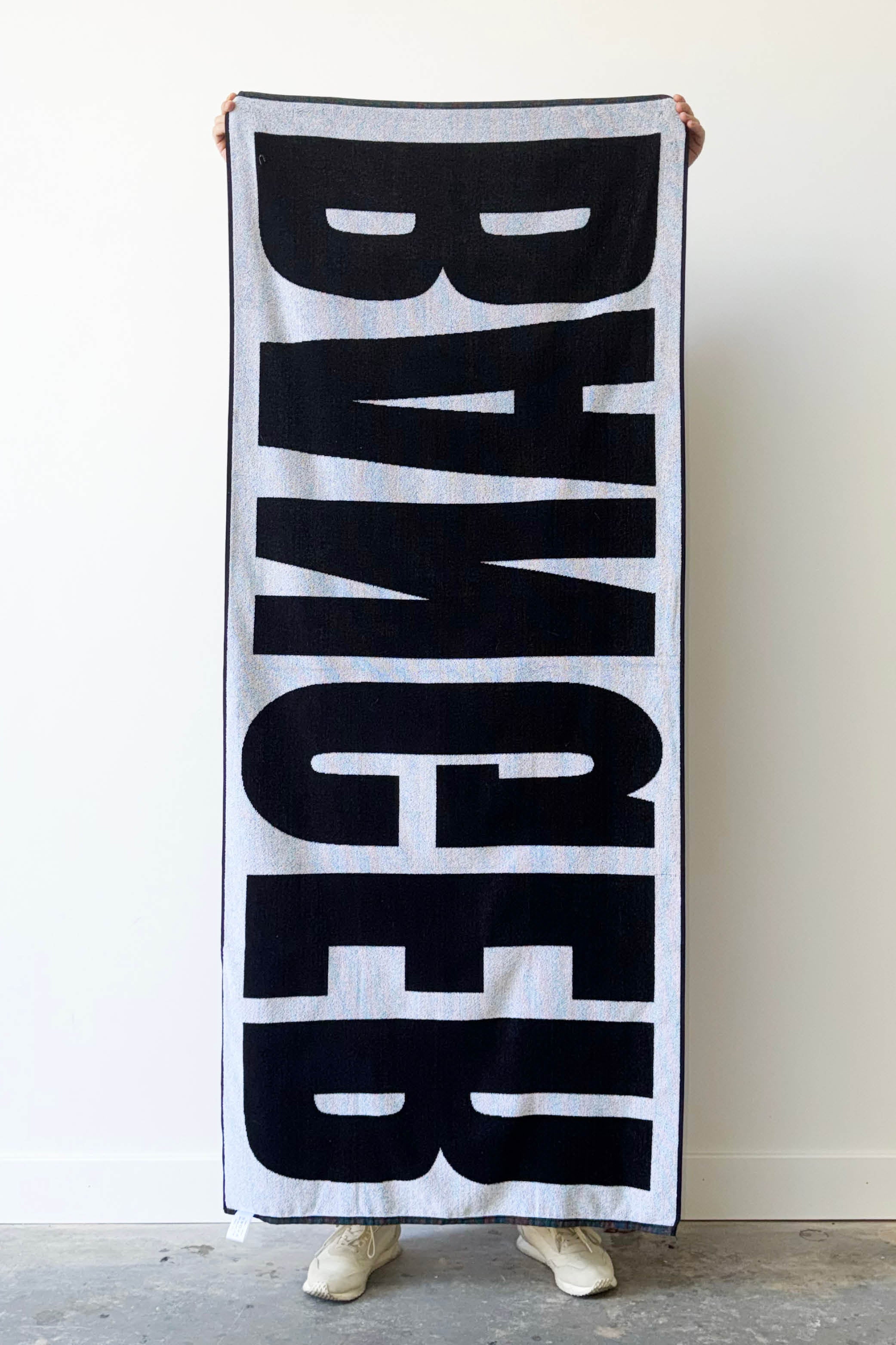 BANGER BEACH TOWEL BLACK