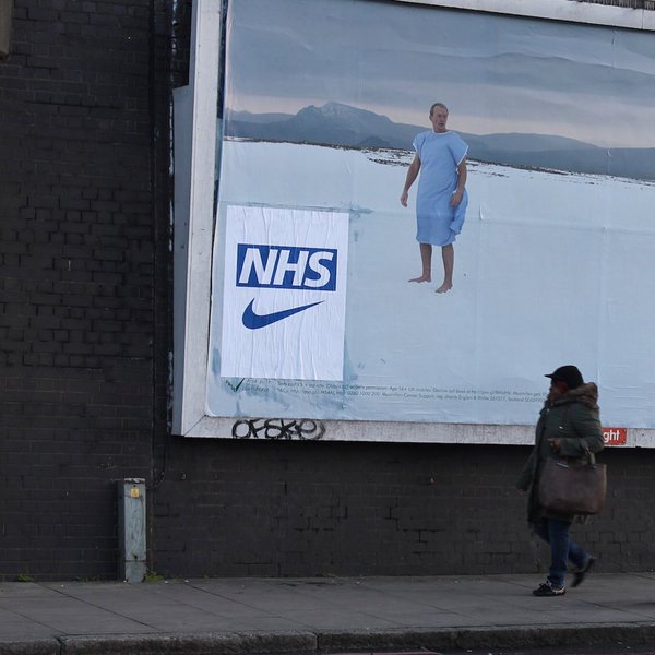 UNDER THE COUNTER HOODED JUMPER